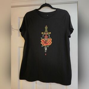 Torrid Black Tee with Rose and Dagger Graphic Size 0